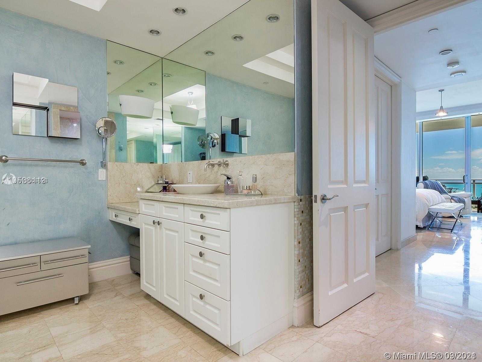 Small Image of 10295 COLLINS AVE #2005, Bal Harbour Number 29
