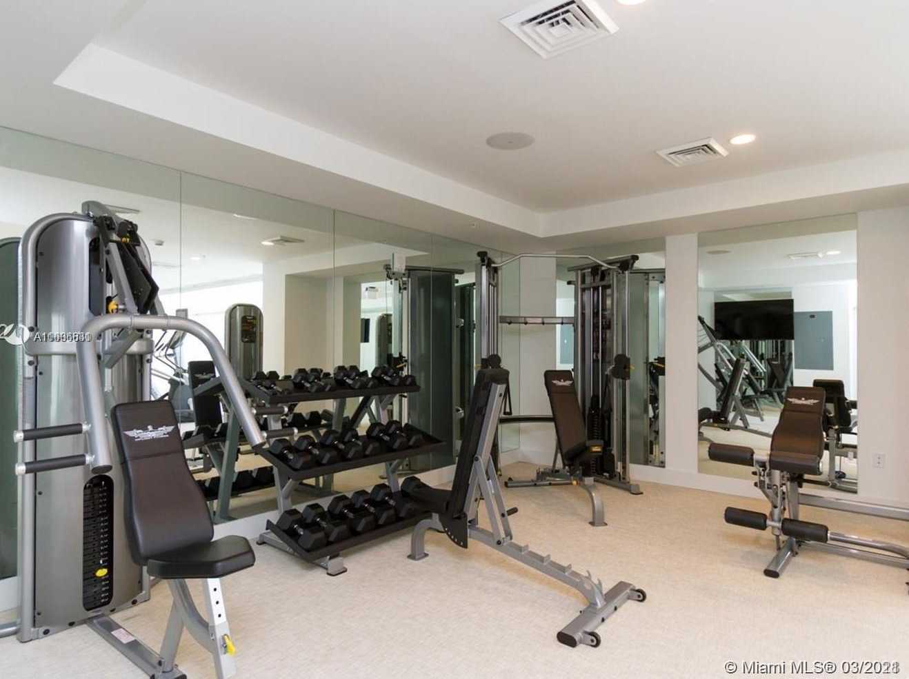 Small Image of 10201 EAST BAY HARBOR DR #PH02, Bay Harbor Islands Number 11