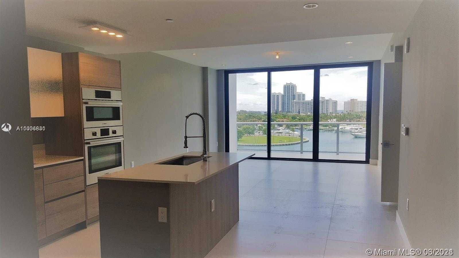 Small Image of 10201 EAST BAY HARBOR DR #PH02, Bay Harbor Islands Number 7