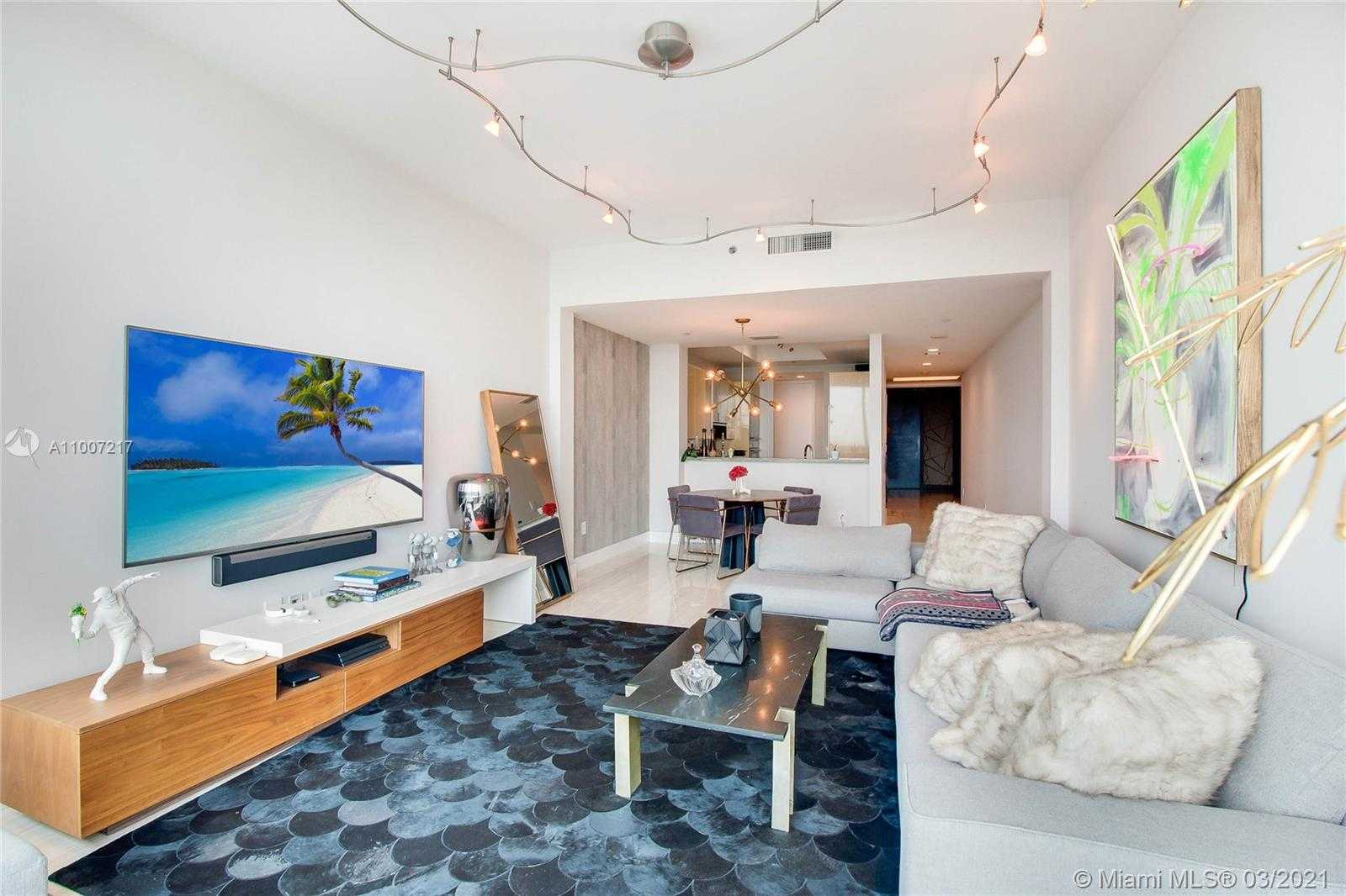 Small Image of 100 South Pointe Dr, Miami Beach, FL 33139, USA Number 3