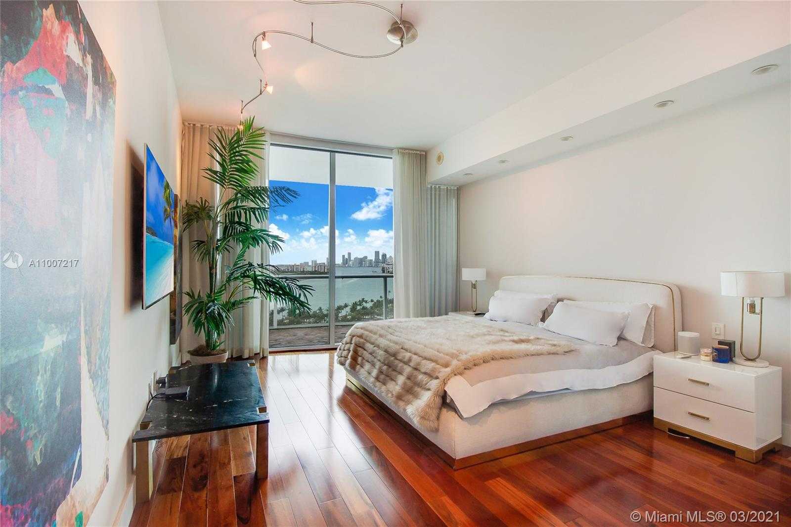 Small Image of 100 South Pointe Dr, Miami Beach, FL 33139, USA Number 6