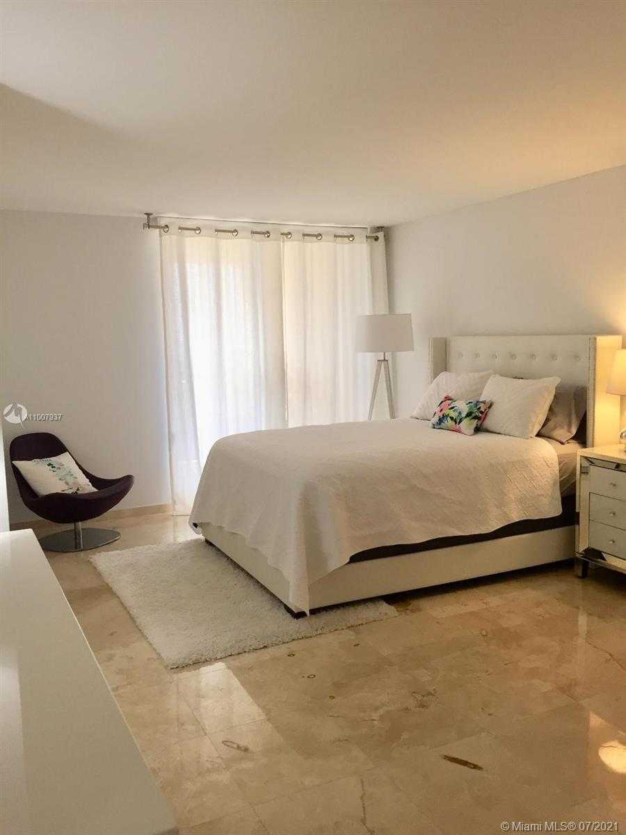 Small Image of 2555 COLLINS AVE #PH210, Miami Beach Number 12