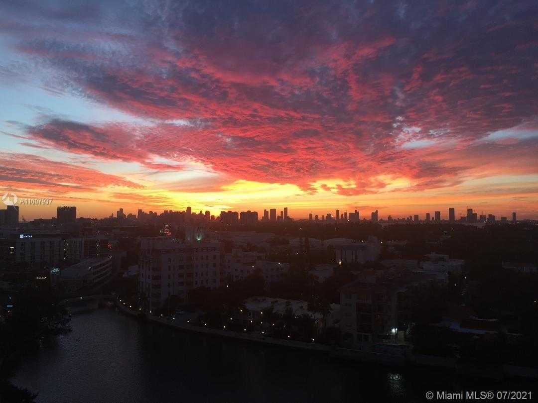 Small Image of 2555 COLLINS AVE #PH210, Miami Beach Number 17