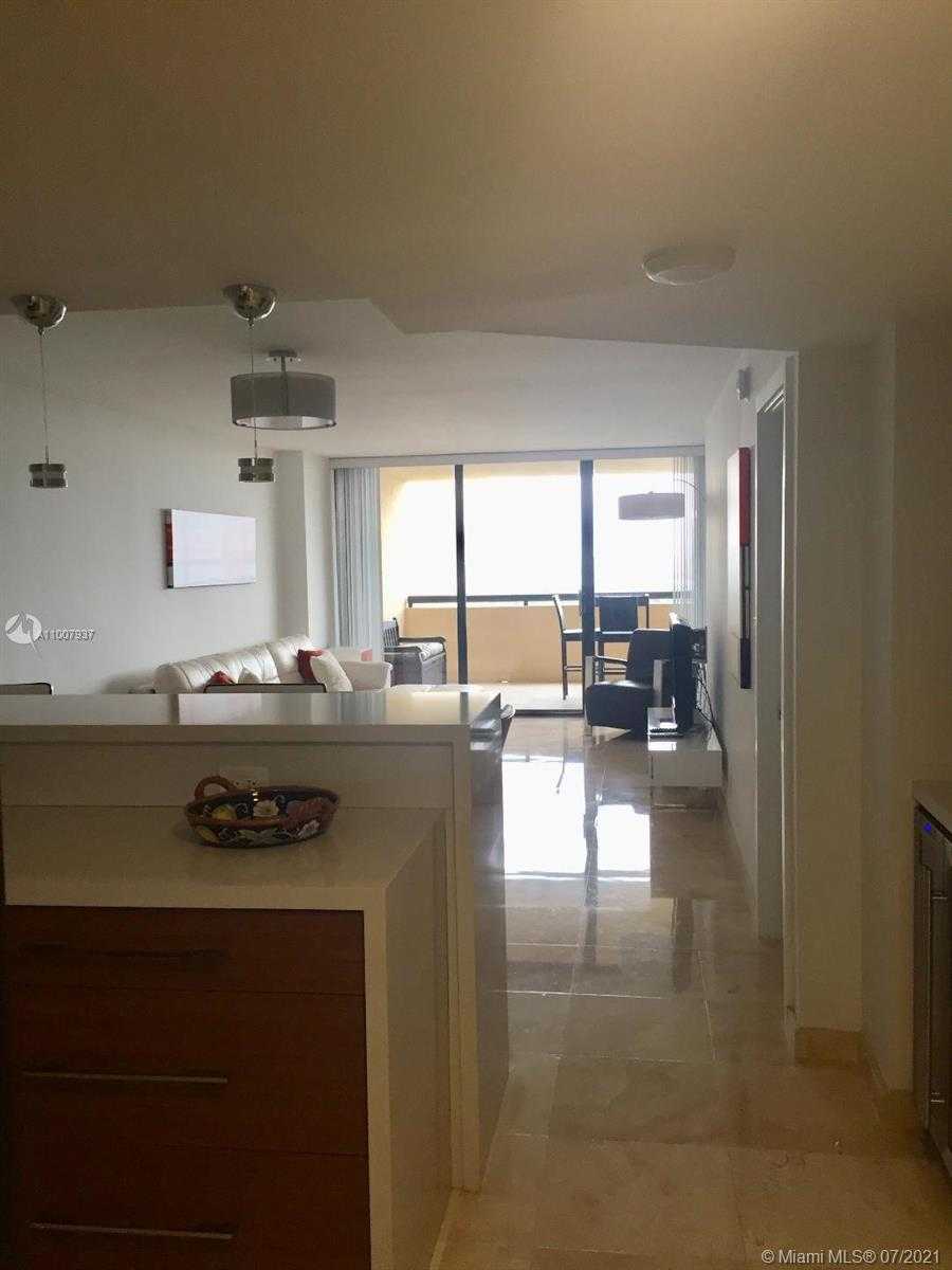 Small Image of 2555 COLLINS AVE #PH210, Miami Beach Number 3