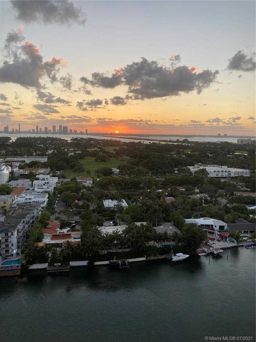 Small Image of 2555 COLLINS AVE #PH210, Miami Beach Number 4