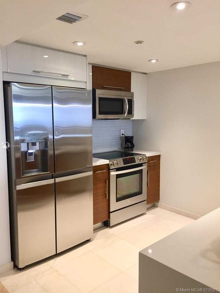 Small Image of 2555 COLLINS AVE #PH210, Miami Beach Number 7