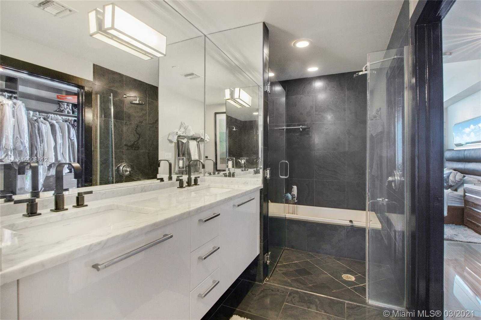 Small Image of 900 BISCAYNE BLVD #2305, Miami Number 12