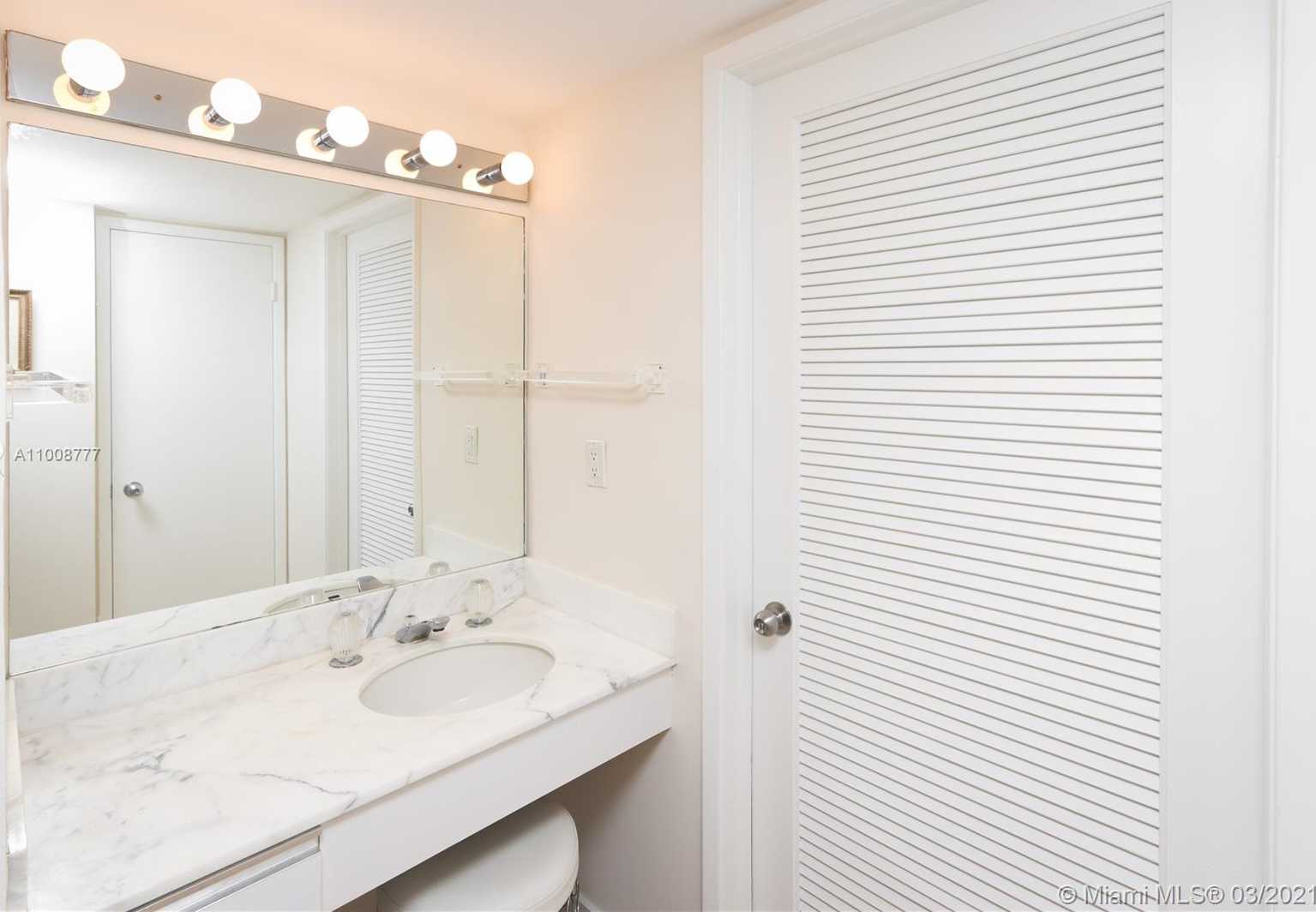 Small Image of 9 ISLAND AVE #1208, Miami Beach Number 15