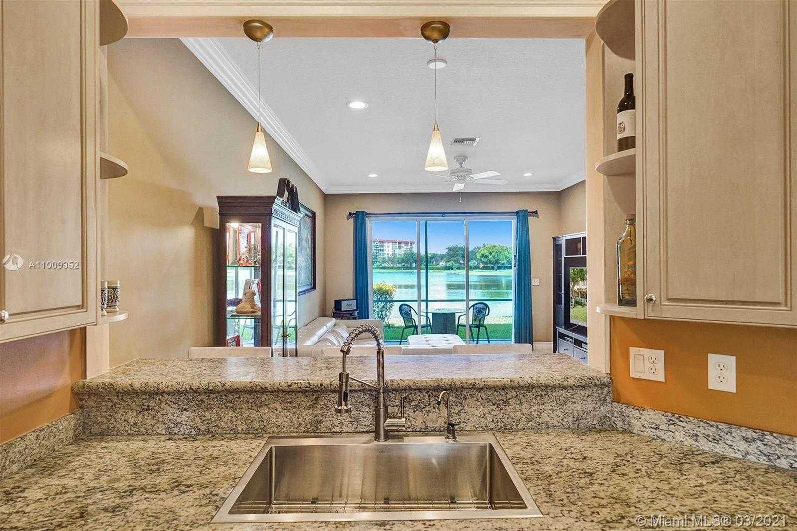 Small Image of 3387 LAKESIDE DR #23, Davie Number 10