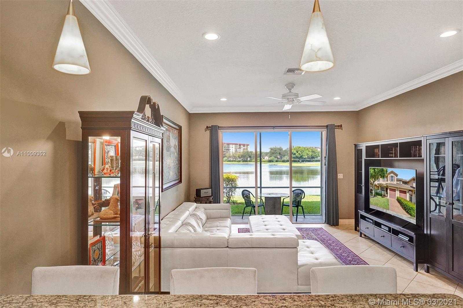 Small Image of 3387 LAKESIDE DR #23, Davie Number 11