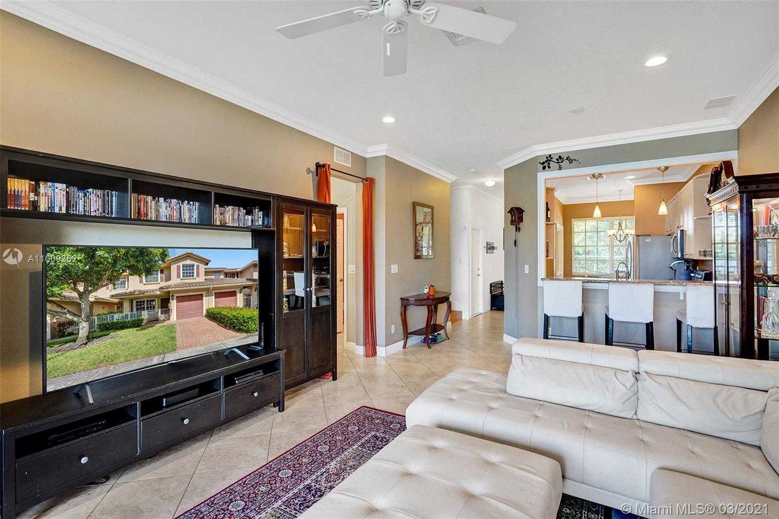 Small Image of 3387 LAKESIDE DR #23, Davie Number 12