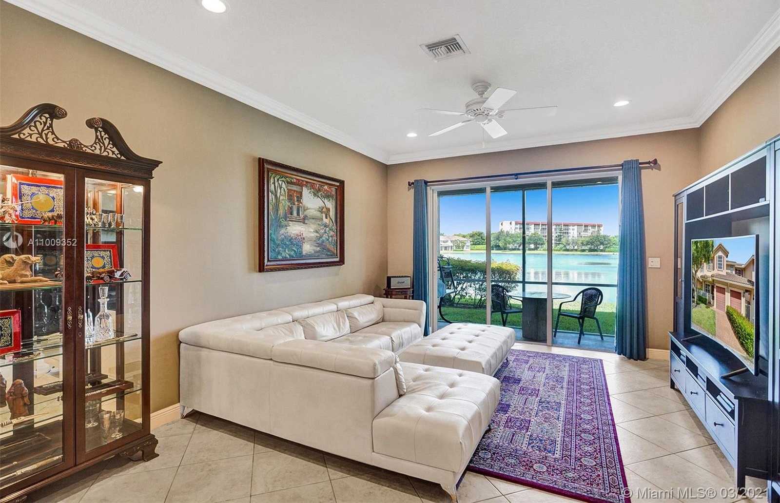 Small Image of 3387 LAKESIDE DR #23, Davie Number 14