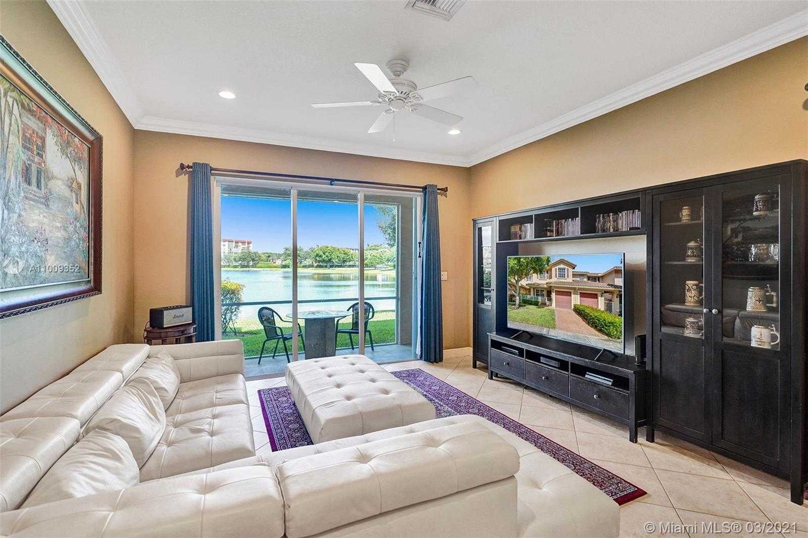 Small Image of 3387 LAKESIDE DR #23, Davie Number 15