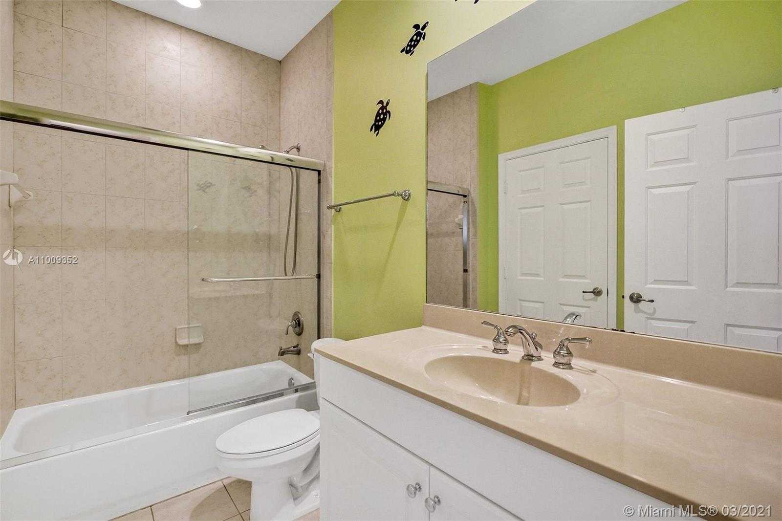Small Image of 3387 LAKESIDE DR #23, Davie Number 22