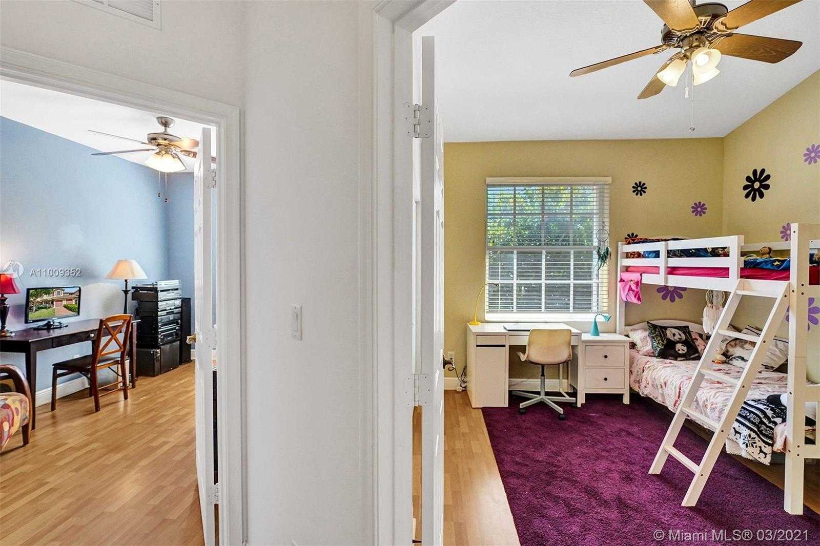 Small Image of 3387 LAKESIDE DR #23, Davie Number 23