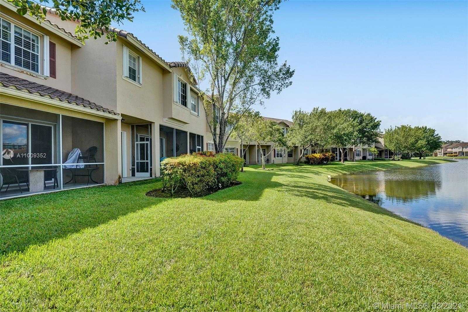 Small Image of 3387 LAKESIDE DR #23, Davie Number 33
