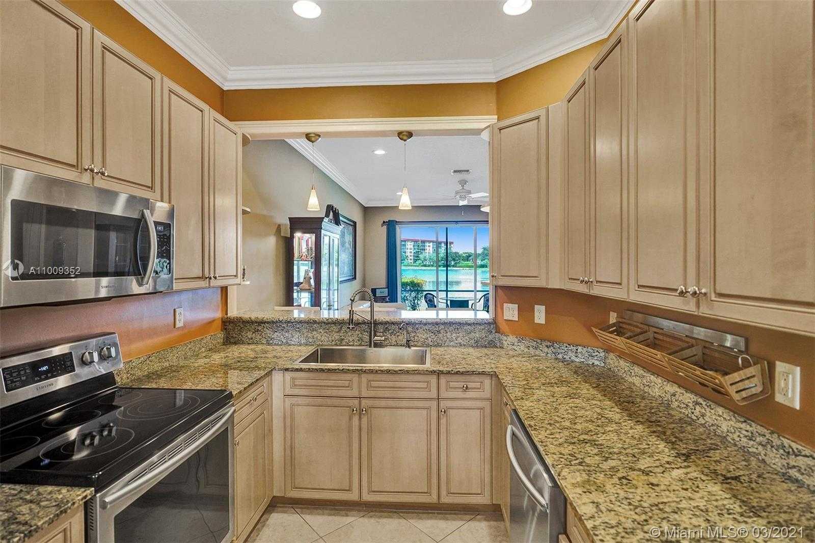 Small Image of 3387 LAKESIDE DR #23, Davie Number 9