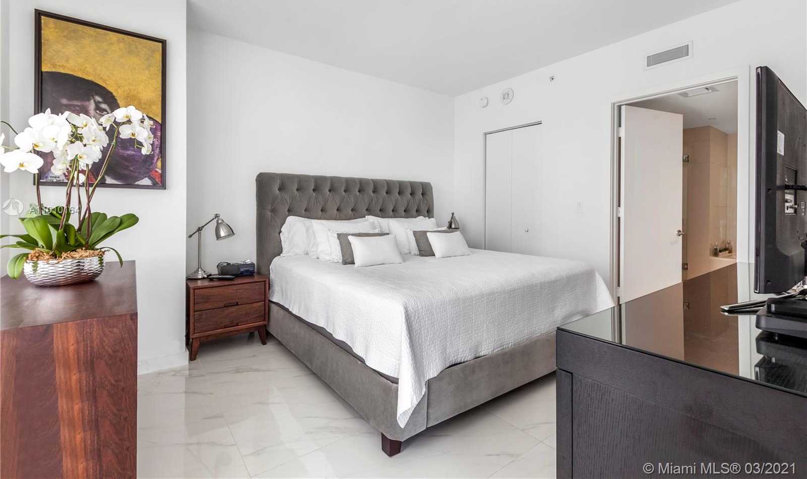 Small Image of 1300 SOUTH MIAMI AVE #1705, Miami Number 21