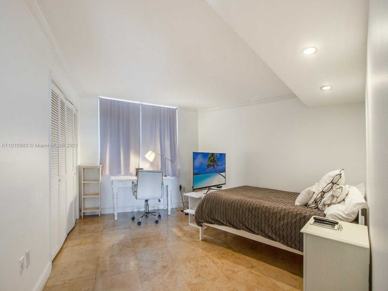 Small Image of 600 GRAPETREE DR #3DN, Key Biscayne Number 14