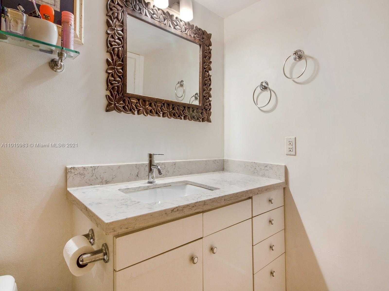 Small Image of 600 GRAPETREE DR #3DN, Key Biscayne Number 15
