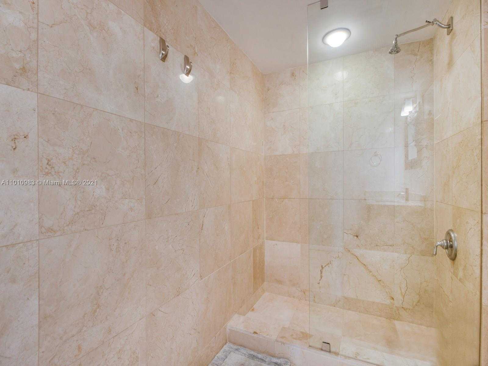 Small Image of 600 GRAPETREE DR #3DN, Key Biscayne Number 16