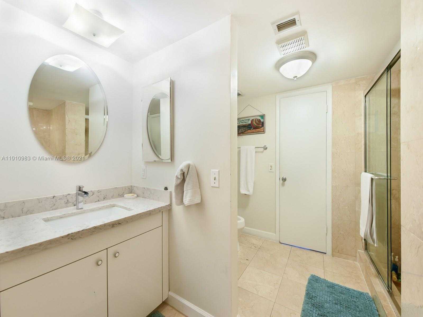 Small Image of 600 GRAPETREE DR #3DN, Key Biscayne Number 17