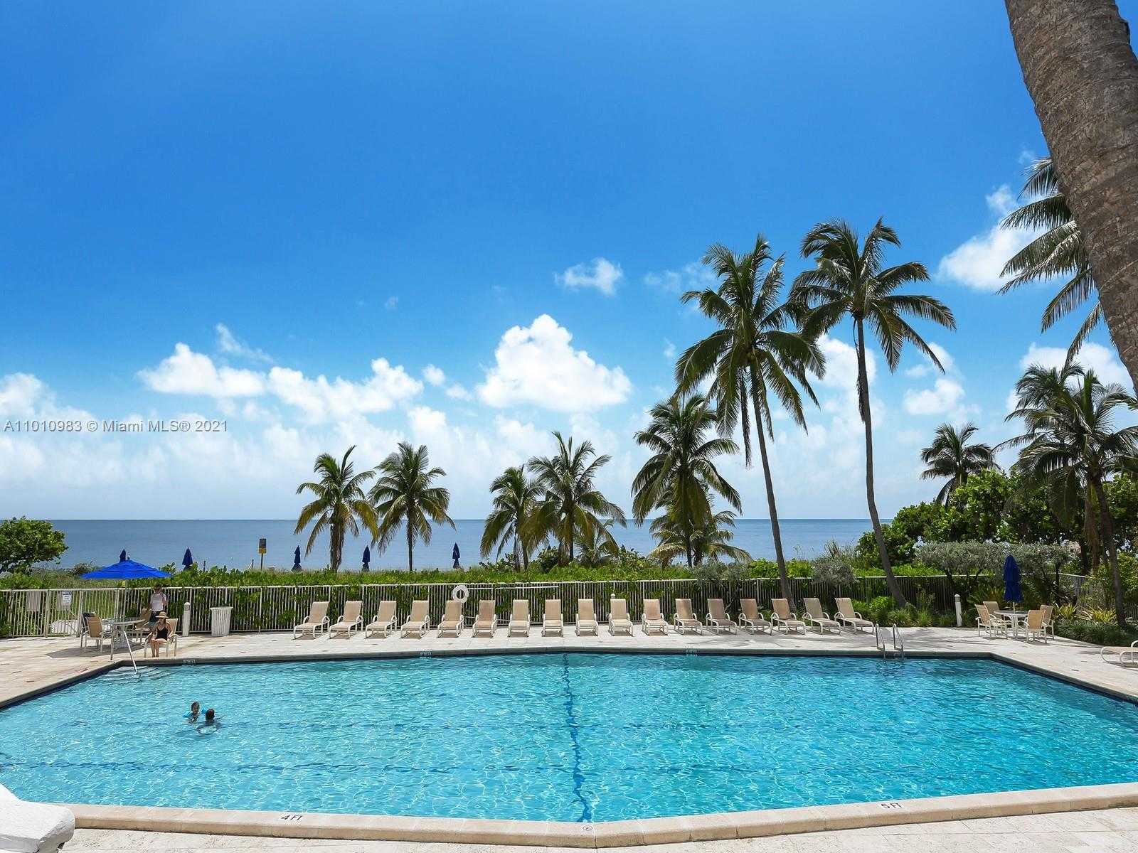 Small Image of 600 GRAPETREE DR #3DN, Key Biscayne Number 23