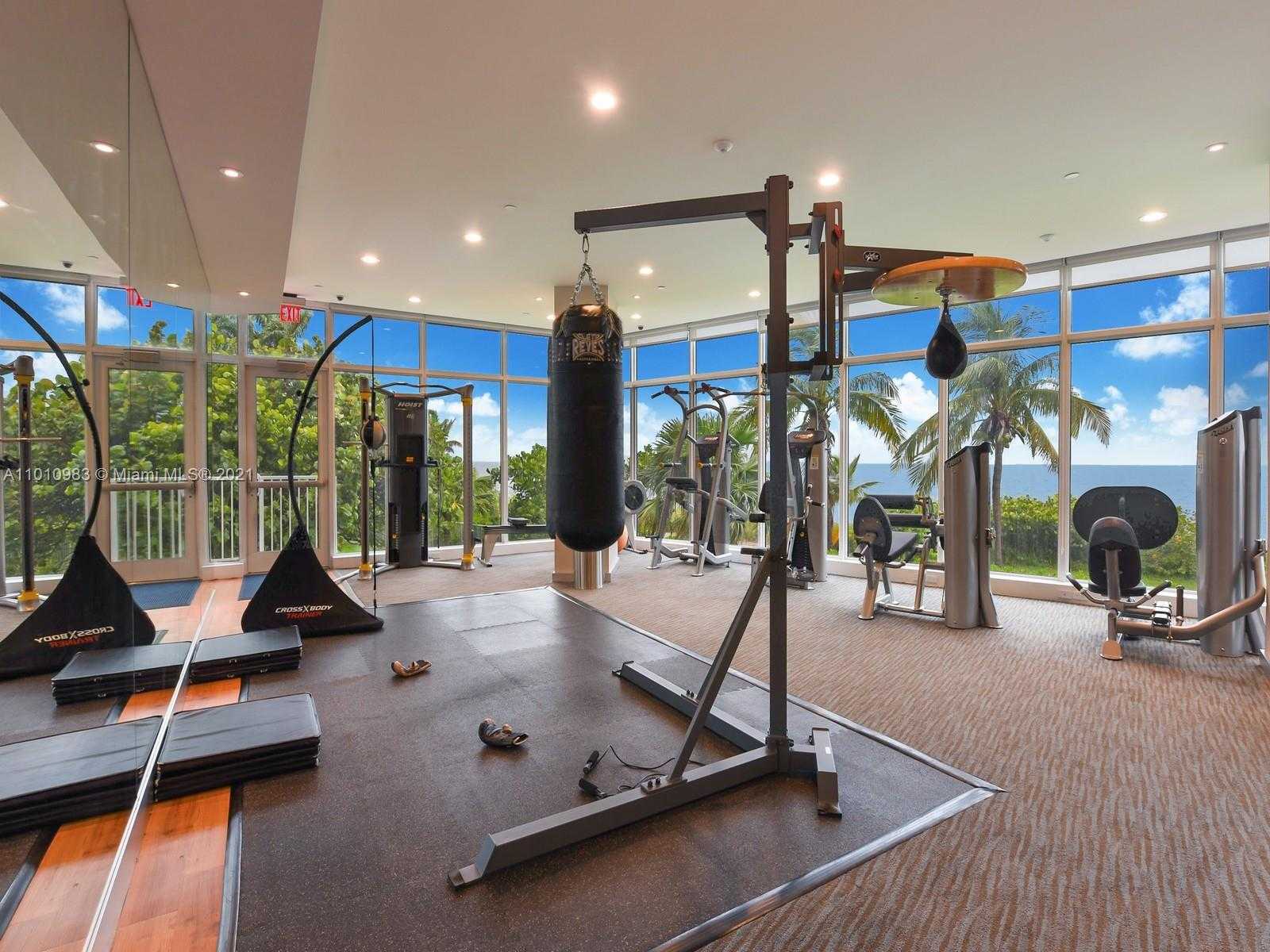 Small Image of 600 GRAPETREE DR #3DN, Key Biscayne Number 25