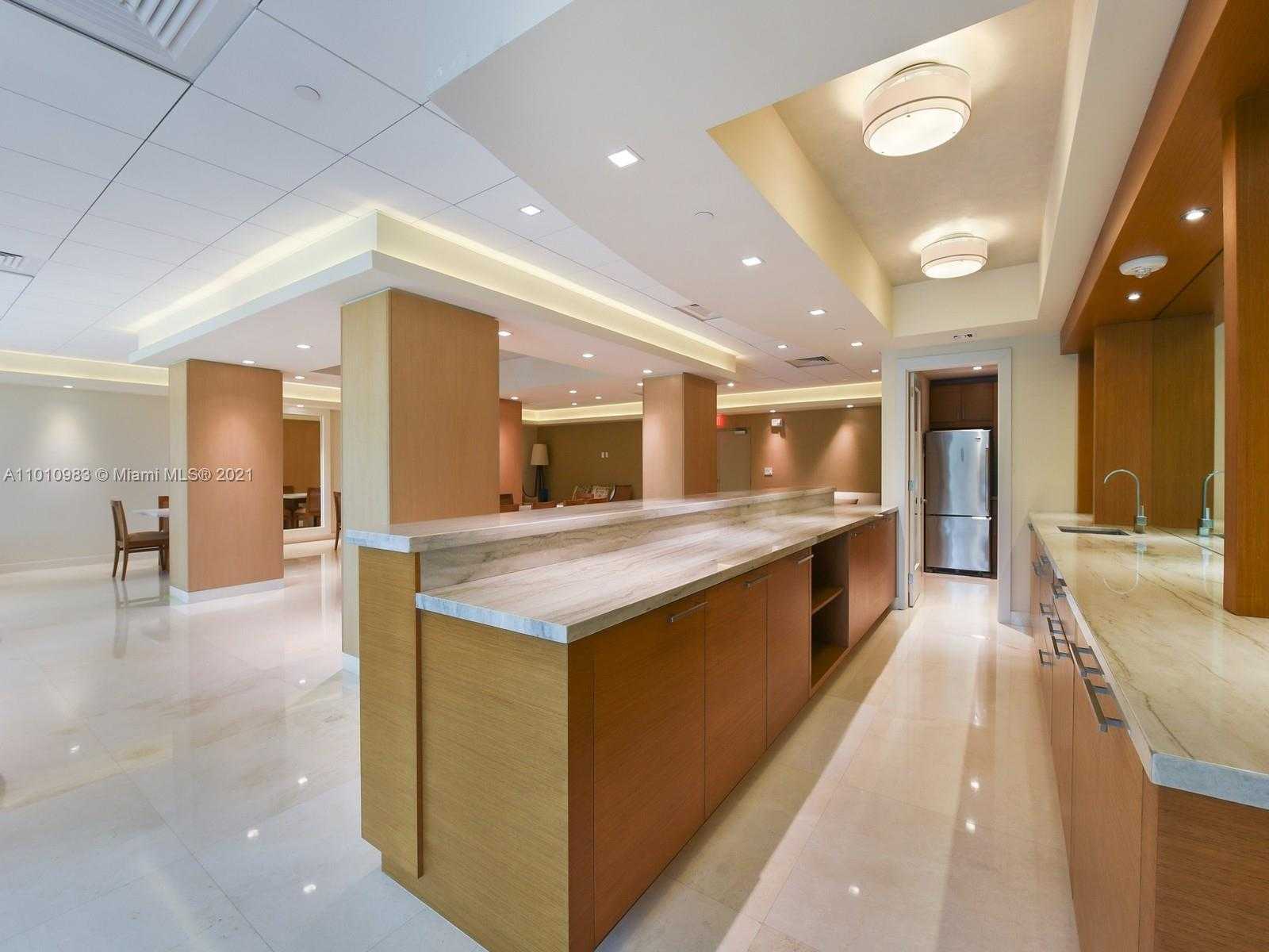 Small Image of 600 GRAPETREE DR #3DN, Key Biscayne Number 28