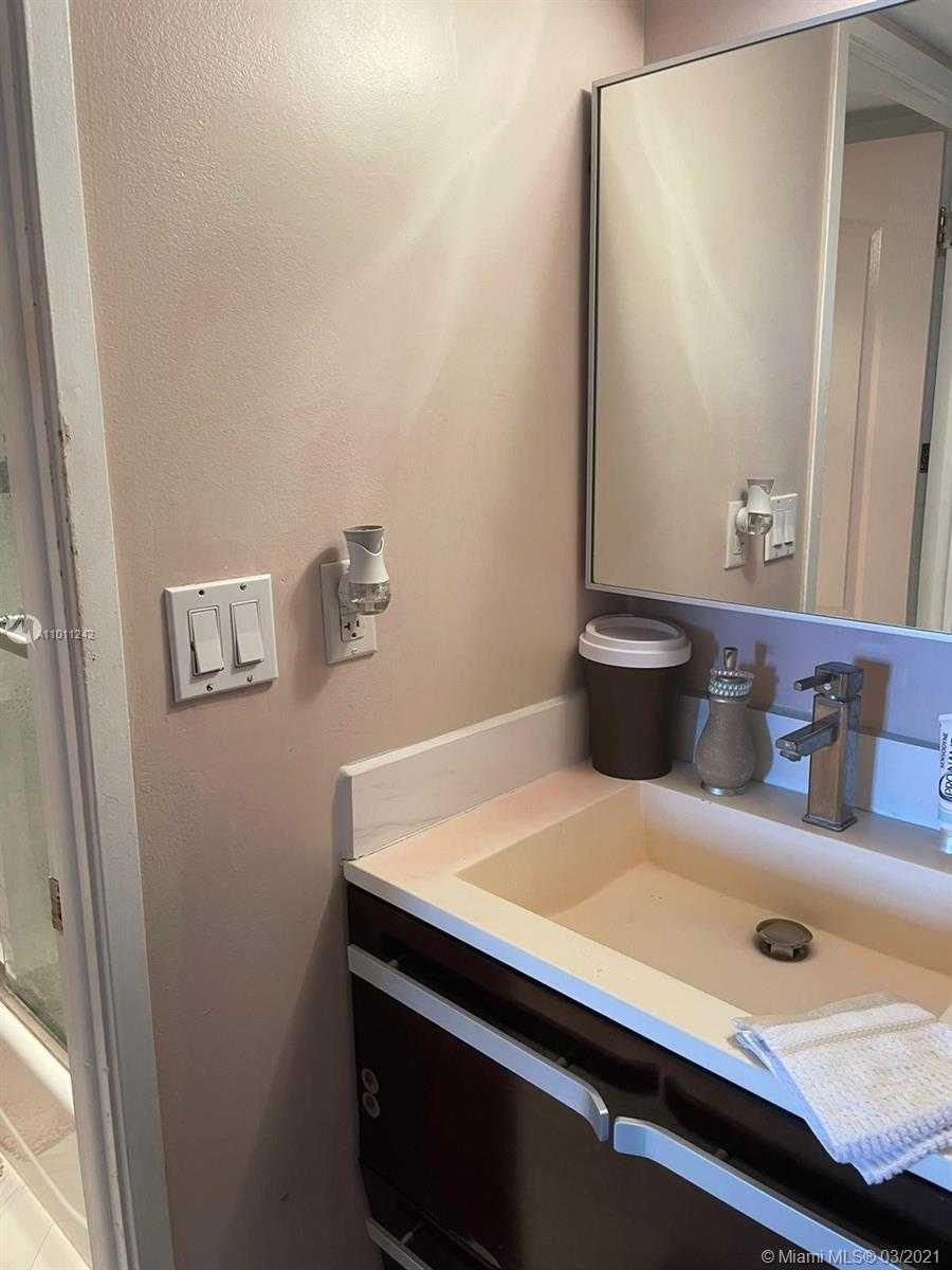 Small Image of 290 174TH ST #1416, Sunny Isles Beach Number 32