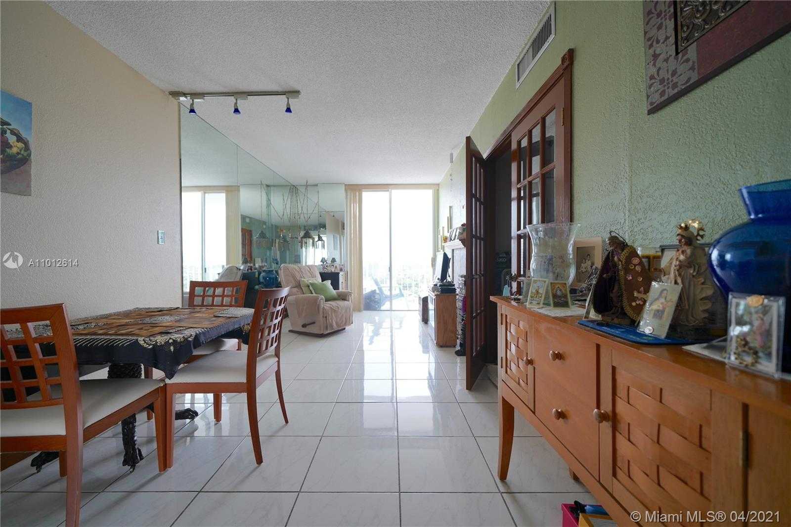 Small Image of 2829 Indian Creek Dr, Miami Beach, FL 33140, USA Number 2
