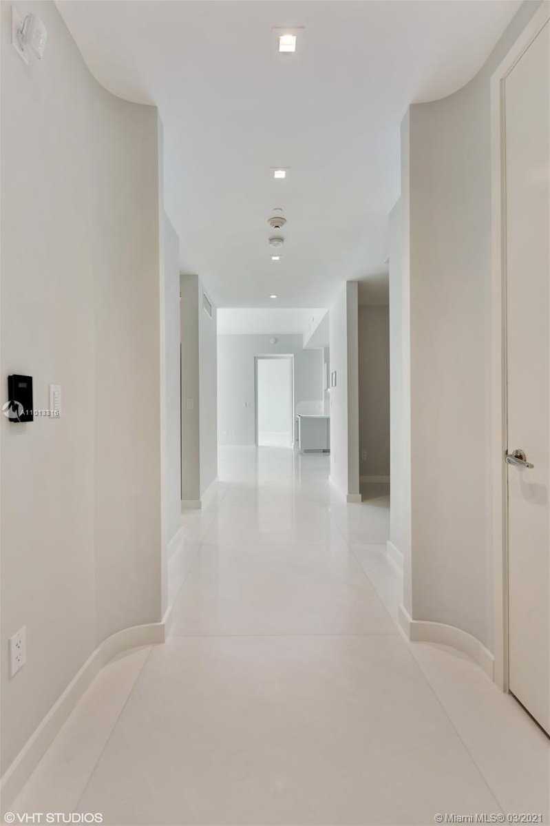 Small Image of 16901 COLLINS AVE #1904, Sunny Isles Beach Number 3