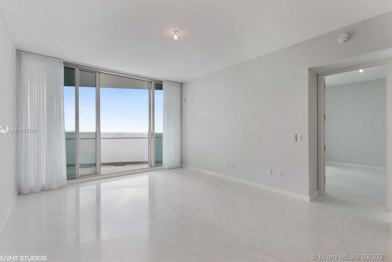 Small Image of 16901 COLLINS AVE #1904, Sunny Isles Beach Number 4