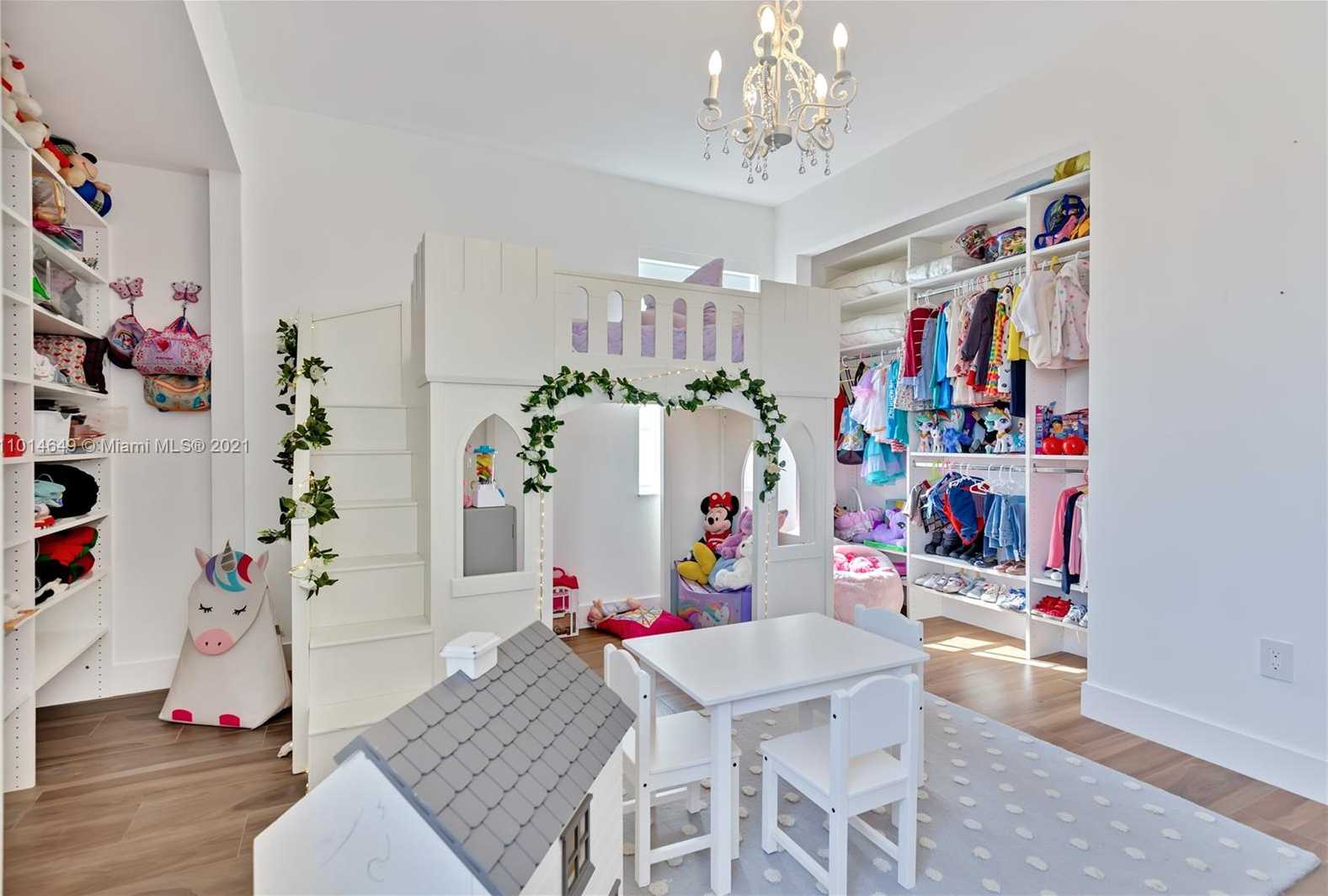 Small Image of 37 MAJORCA AVE #501, Coral Gables Number 16