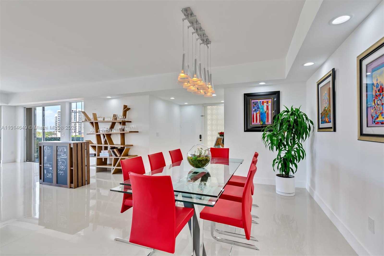 Small Image of 37 MAJORCA AVE #501, Coral Gables Number 24