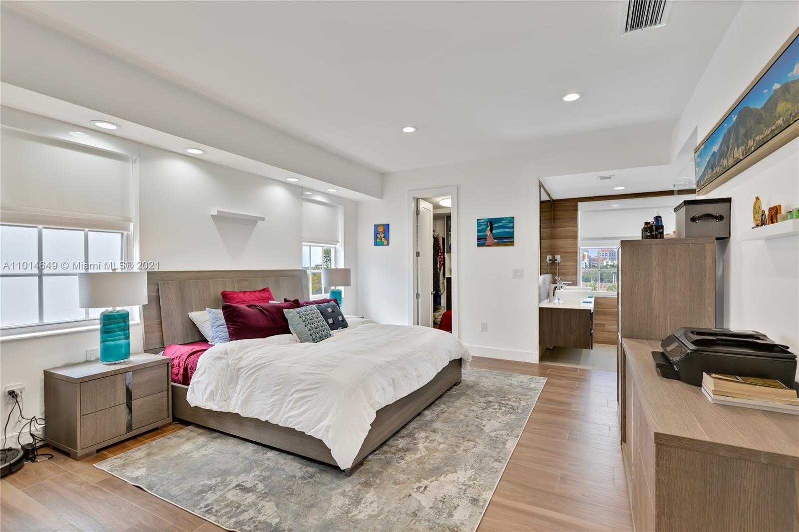 Small Image of 37 MAJORCA AVE #501, Coral Gables Number 30