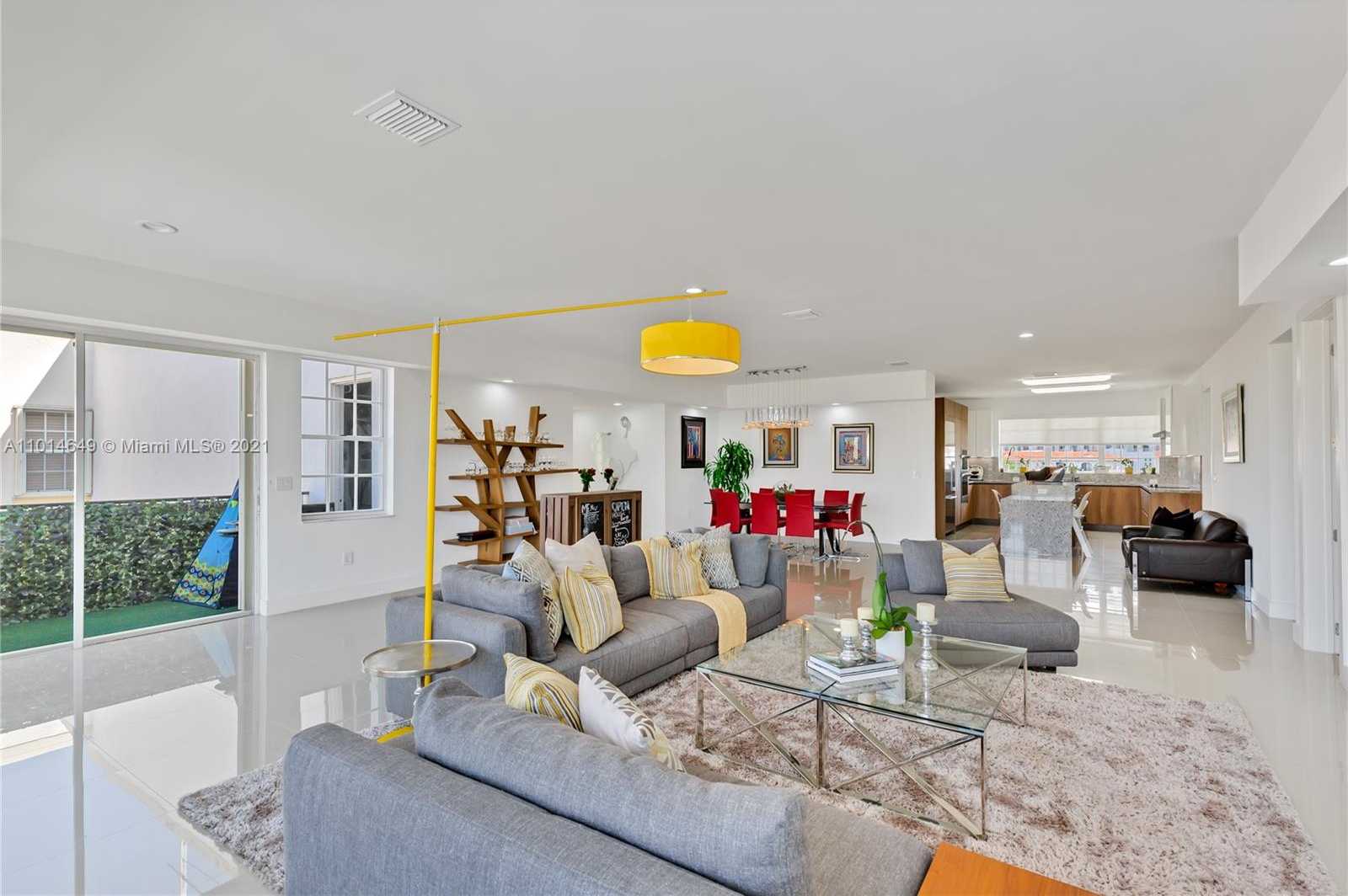 Small Image of 37 MAJORCA AVE #501, Coral Gables Number 4