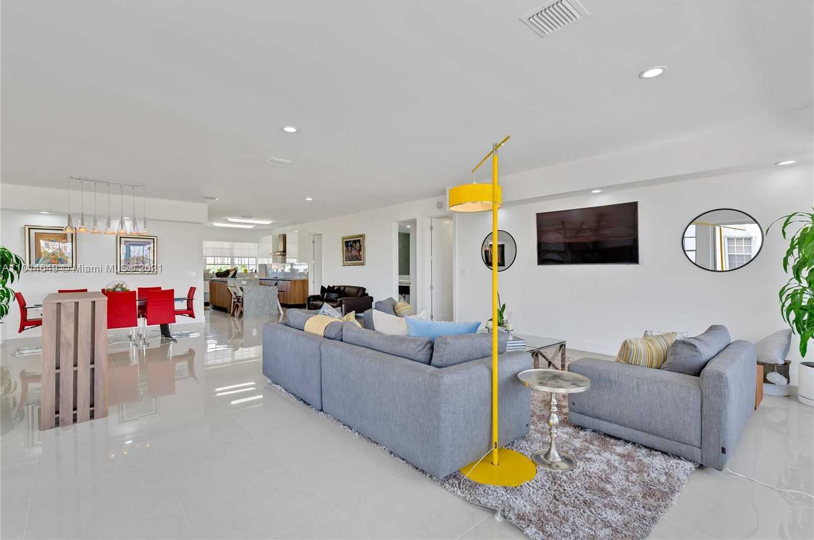 Small Image of 37 MAJORCA AVE #501, Coral Gables Number 7