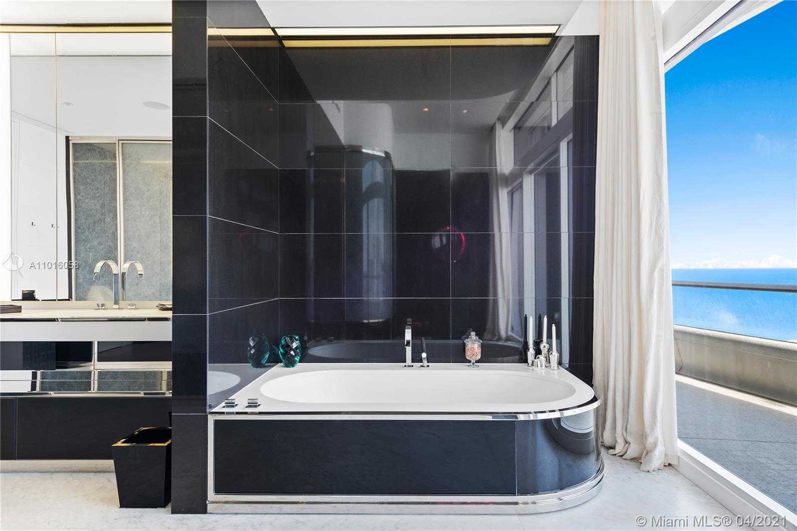 Small Image of 3315 COLLINS AVE #PH-A, Miami Beach Number 41