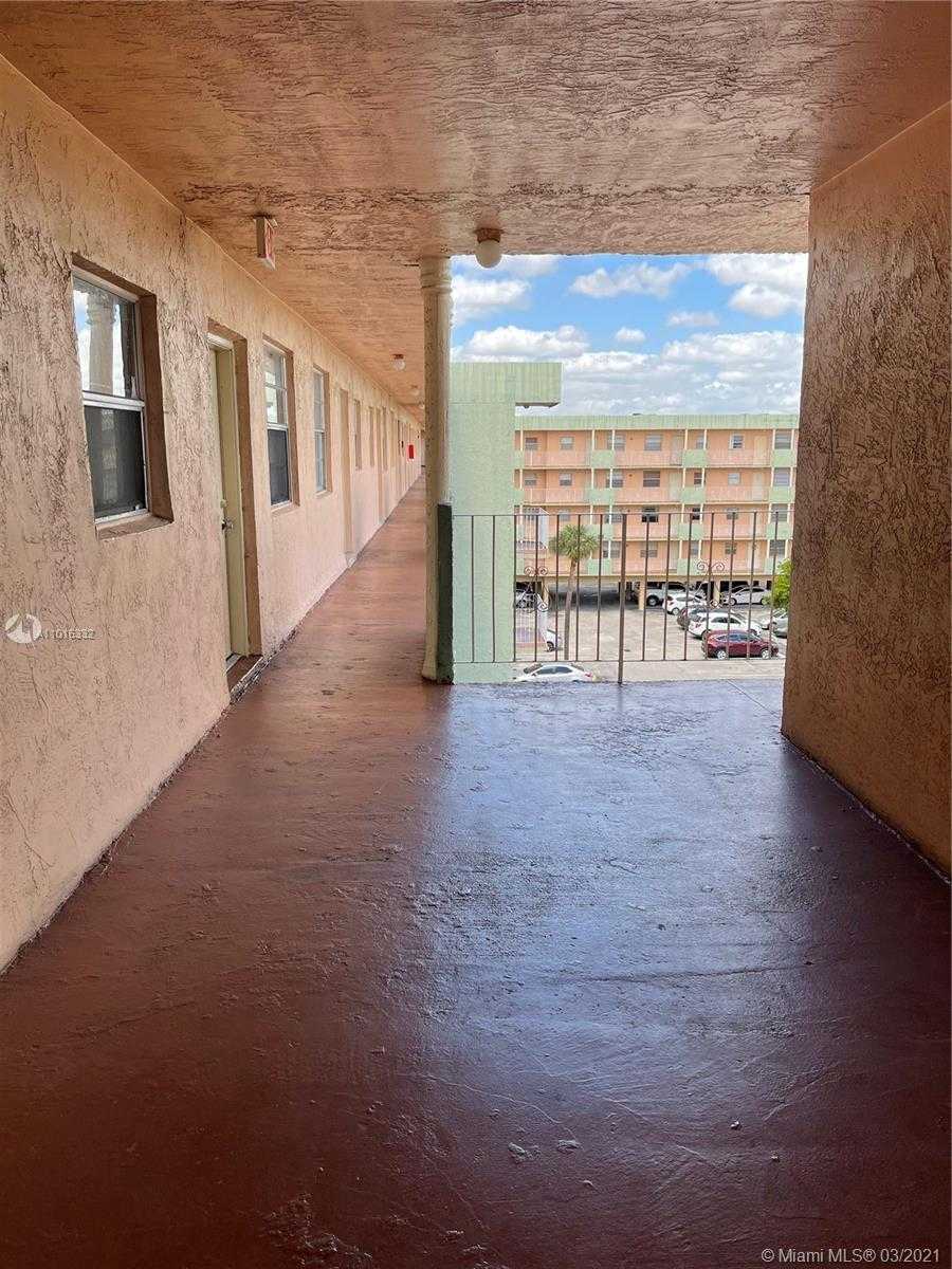 Small Image of 1655 WEST 44TH PL #509, Hialeah Number 12