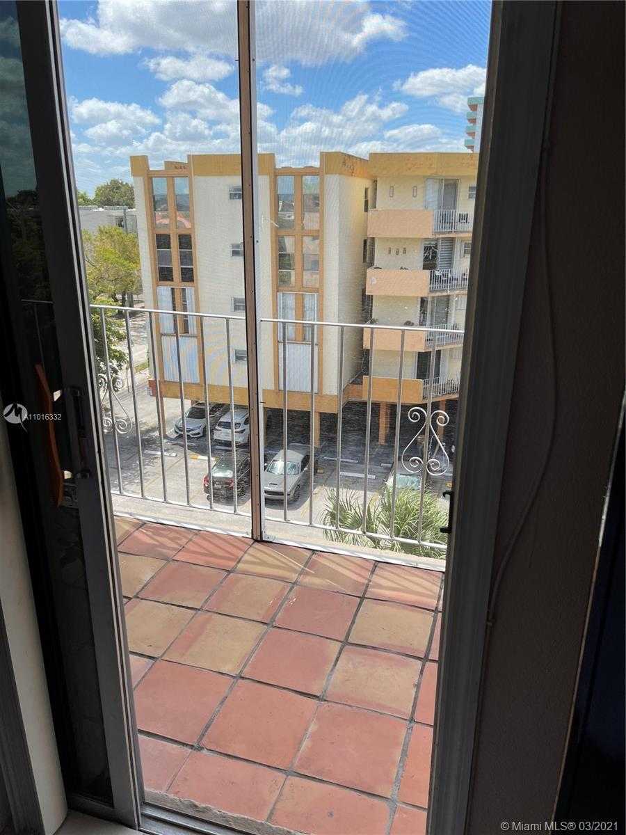 Small Image of 1655 WEST 44TH PL #509, Hialeah Number 17