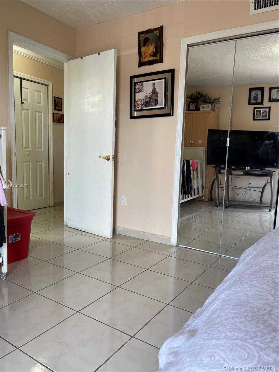 Small Image of 1655 WEST 44TH PL #509, Hialeah Number 21