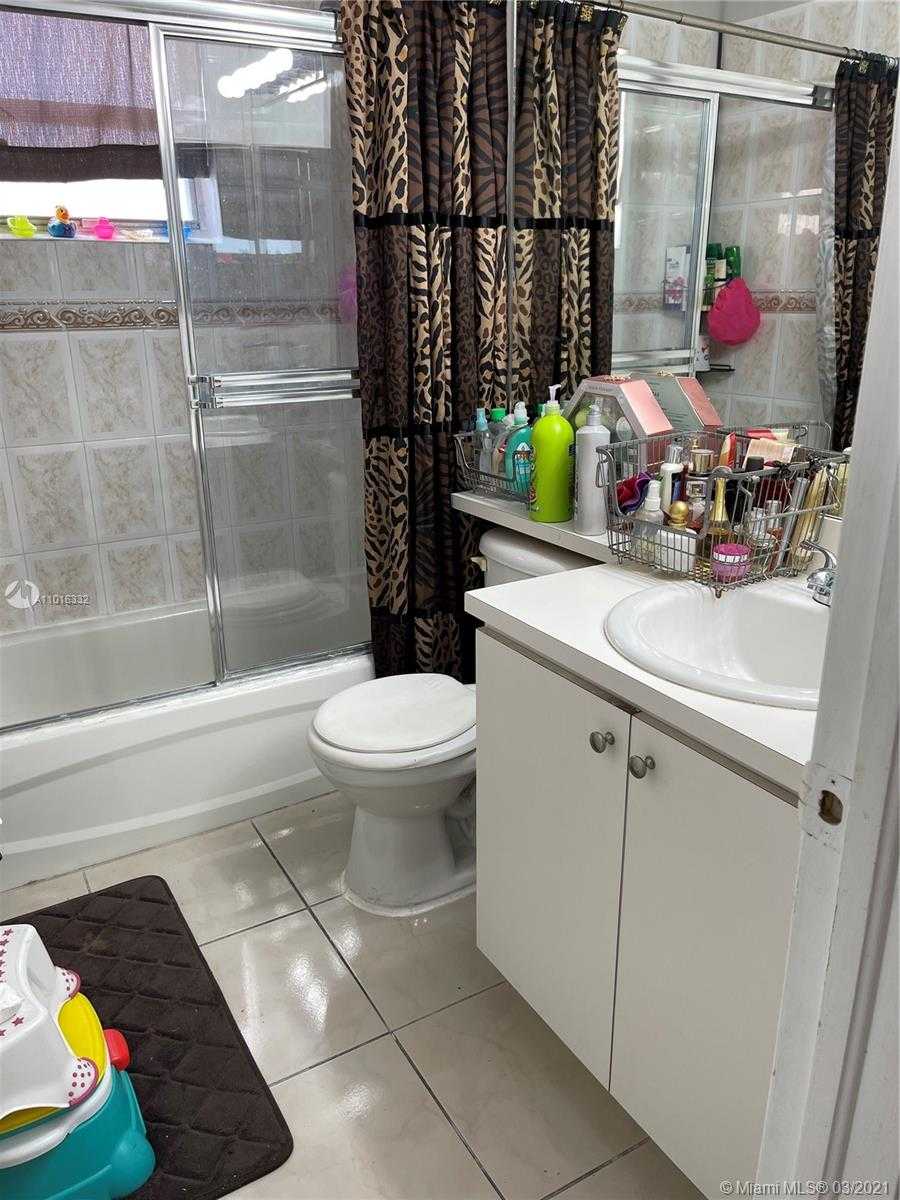 Small Image of 1655 WEST 44TH PL #509, Hialeah Number 23