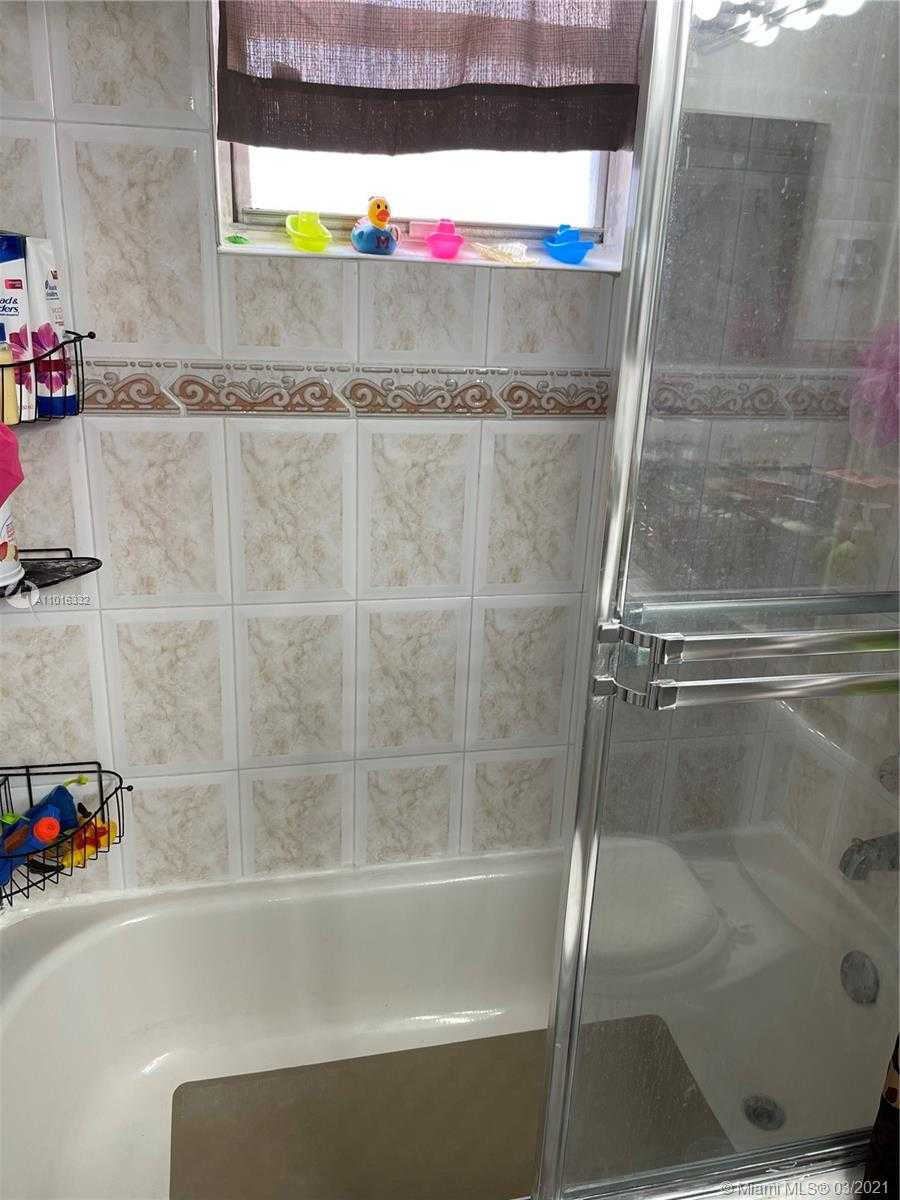 Small Image of 1655 WEST 44TH PL #509, Hialeah Number 24