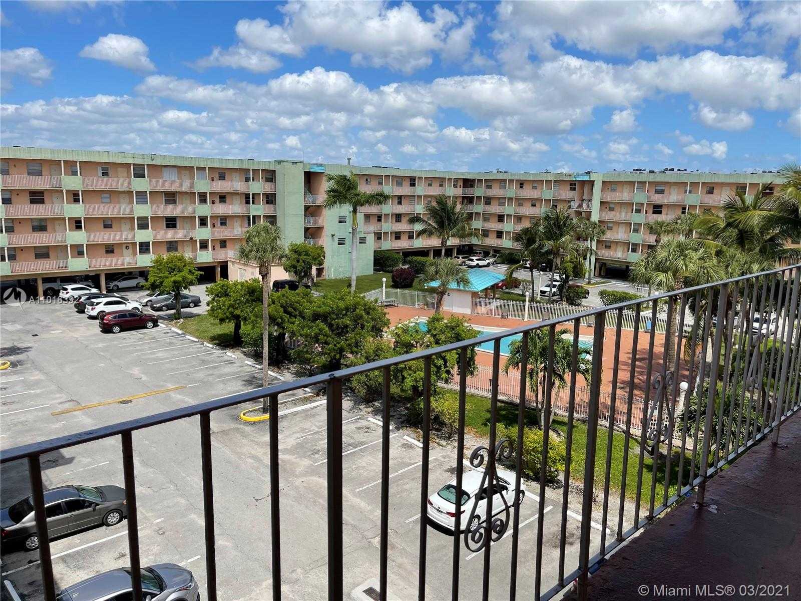 Small Image of 1655 WEST 44TH PL #509, Hialeah Number 32