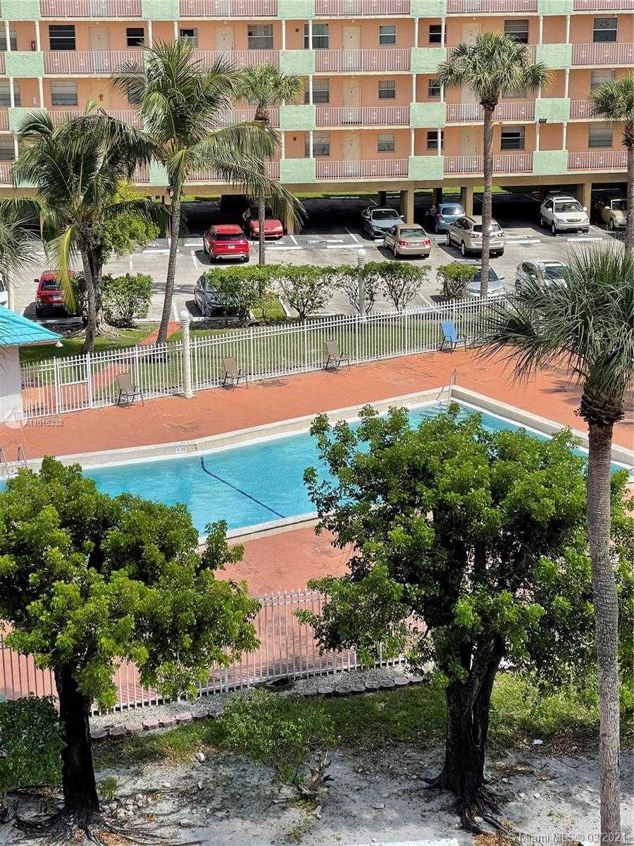 Small Image of 1655 WEST 44TH PL #509, Hialeah Number 34