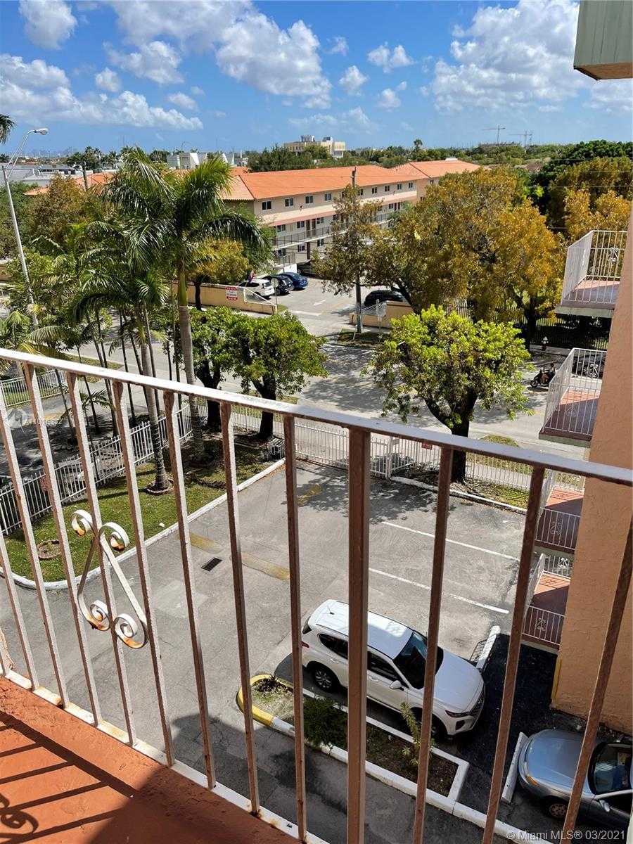 Small Image of 1655 WEST 44TH PL #509, Hialeah Number 38