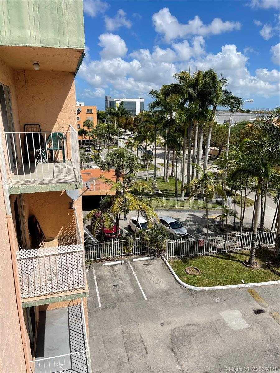 Small Image of 1655 WEST 44TH PL #509, Hialeah Number 39