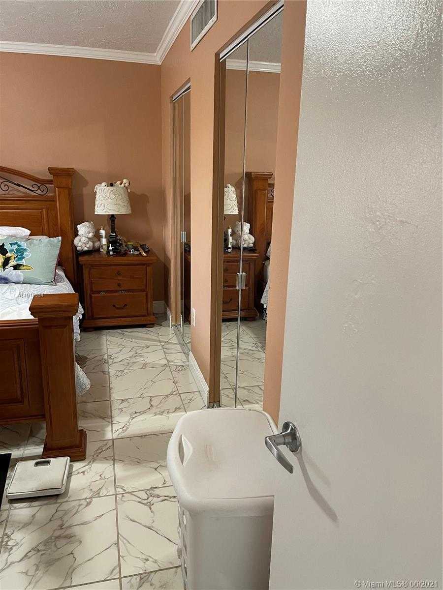 Small Image of 1655 WEST 44TH PL #516, Hialeah Number 14