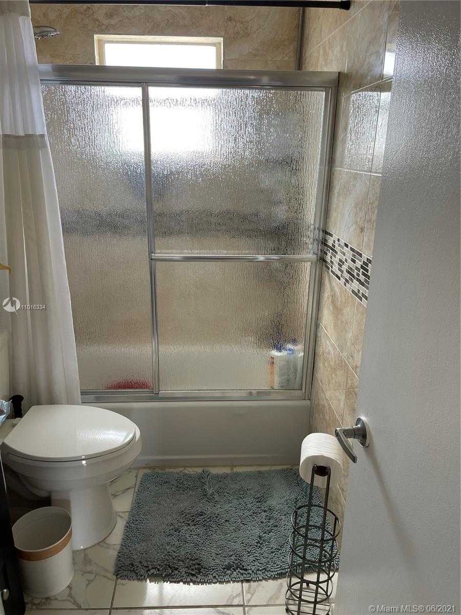 Small Image of 1655 WEST 44TH PL #516, Hialeah Number 17
